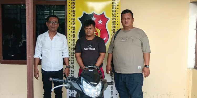 Polsek Bandar Huluan Bergerak Cepat, Pencuri Motor Kakak Sendiri Diciduk di Rumah Orang Tua Polsek Bandar Huluan Bergerak Cepat, Pencuri Motor Kakak Sendiri Diciduk di Rumah Orang Tua