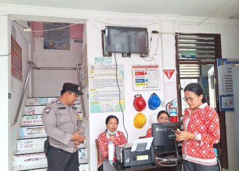 Perkuat Silaturahmi, Bhabinkamtibmas Polsek Siantar Marihat Sambangi Puskesmas Simarimbun
