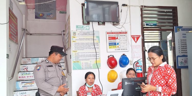 Perkuat Silaturahmi, Bhabinkamtibmas Polsek Siantar Marihat Sambangi Puskesmas Simarimbun Perkuat Silaturahmi, Bhabinkamtibmas Polsek Siantar Marihat Sambangi Puskesmas Simarimbun