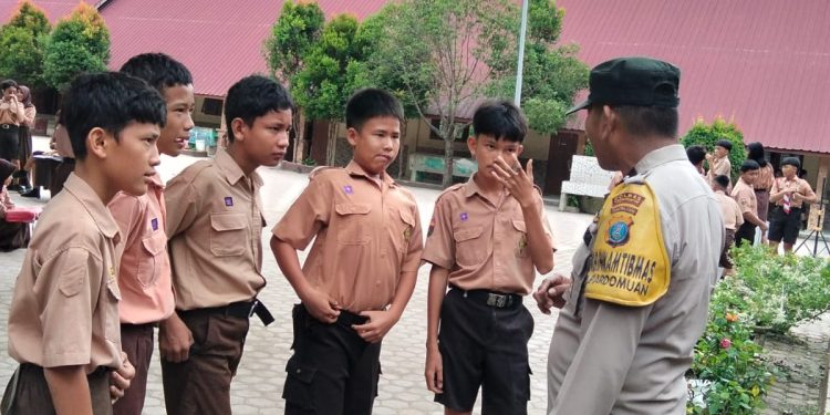 Cegah Kenakalan Remaja, Polsek Siantar Timur Sambangi Siswa SMPN 1 Pematangsiantar