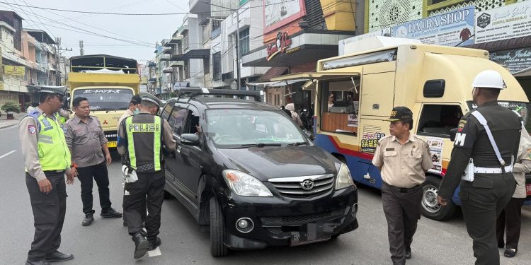 Tertib Pajak Kendaraan, Sat Lantas Polres Pematangsiantar Gelar Razia Gabungan di Jalan Merdeka