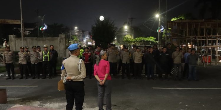 Kapolres Pematangsiantar Pimpin KRYD, Geng Motor hingga Balap Liar Jadi Sasaran Patroli Malam Kapolres Pematangsiantar Pimpin KRYD, Geng Motor hingga Balap Liar Jadi Sasaran Patroli Malam