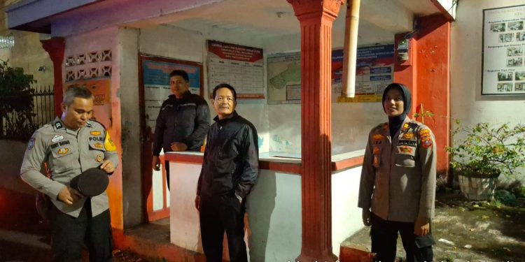 Polsek Siantar Selatan Perkuat Kamtibmas Lewat SALING di Pos Kamling Merah Putih Polsek Siantar Selatan Perkuat Kamtibmas Lewat SALING di Pos Kamling Merah Putih