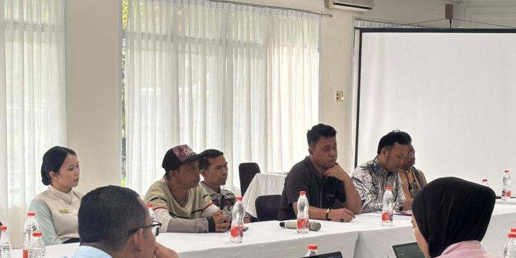 Kuasa Hukum Desak Kadisnaker Sumut Tegakkan Keadilan atas Hak Lembur Eks Buruh Khas Hotel Parapat Kuasa Hukum Desak Kadisnaker Sumut Tegakkan Keadilan atas Hak Lembur Eks Buruh Khas Hotel Parapat