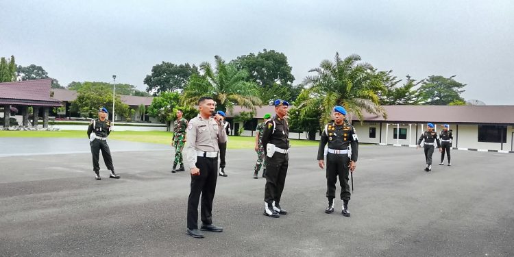 Tekan Risiko Kecelakaan, Sat Lantas Polres Pematangsiantar Bekali Personel Korem 022/PT dengan Safety Riding Tekan Risiko Kecelakaan, Sat Lantas Polres Pematangsiantar Bekali Personel Korem 022/PT dengan Safety Riding