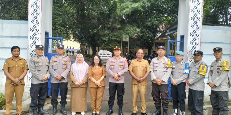 Cegah Kenakalan Remaja Sejak Dini, Kapolsek Siantar Timur Ajak Pelajar SMP Negeri 1 Jadi Generasi Berkarakter