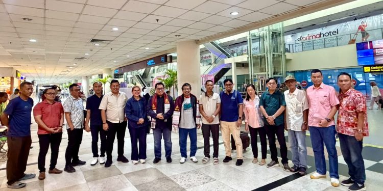 Pengurus Sumut Sambut Kedatangan Ketum SMSI Firdaus di Bandara Kualanamu Pengurus Sumut Sambut Kedatangan Ketum SMSI Firdaus di Bandara Kualanamu