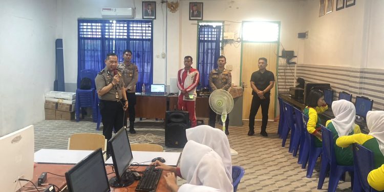 35 Pelajar SMA Taman Siswa Lulus Pelatihan AI, Polres Pematangsiantar Turun Tangan 35 Pelajar SMA Taman Siswa Lulus Pelatihan AI, Polres Pematangsiantar Turun Tangan