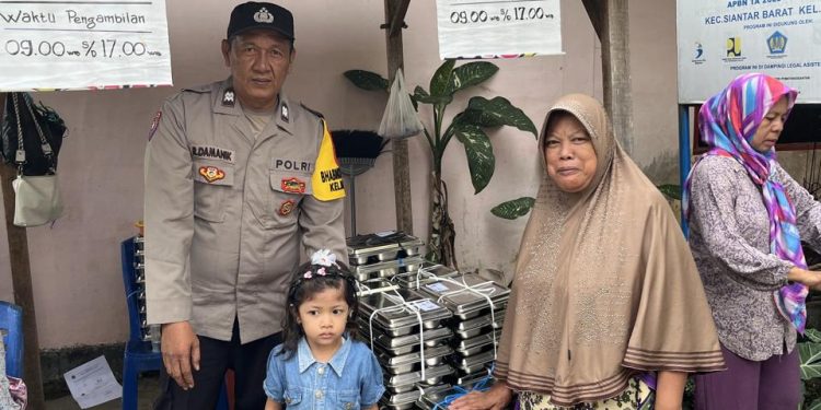 Bhabinkamtibmas Siantar Barat Turun Langsung Pantau Distribusi MBG di Posyandu Bantan