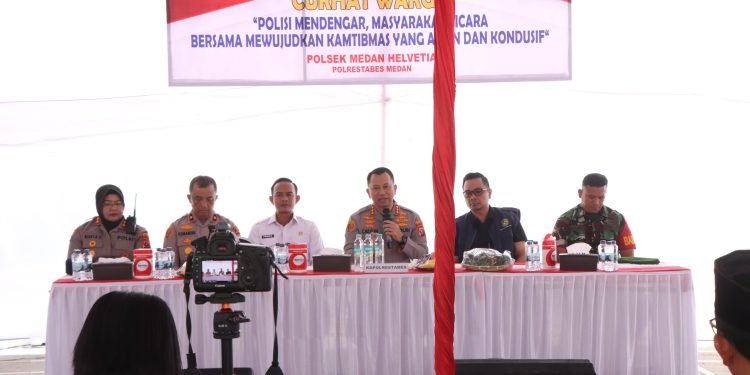 Curhat Warga Jadi Ruang Bersama, Kapolrestabes Medan Perkuat Sinergi di Helvetia Curhat Warga Jadi Ruang Bersama, Kapolrestabes Medan Perkuat Sinergi di Helvetia