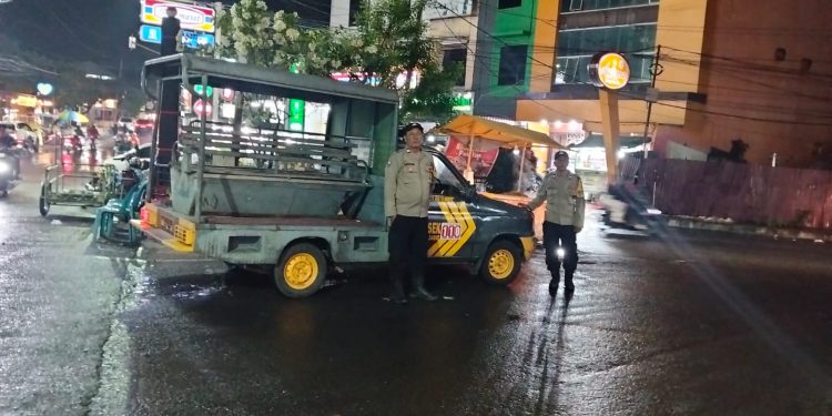 Blue Light Patrol Polsek Siantar Barat Menyusuri Sejumlah Lokasi, Situasi Tetap Kondusif Blue Light Patrol Polsek Siantar Barat Menyusuri Sejumlah Lokasi, Situasi Tetap Kondusif