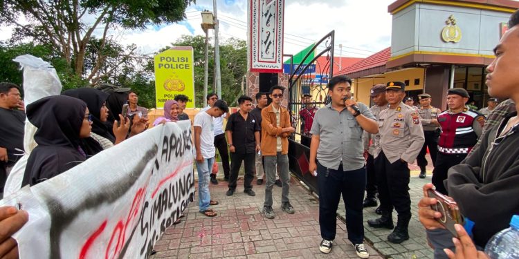 Judi dan Narkoba Disorot, Demisioner Ketua HMI Tantang Kapolres Simalungun Bertindak Tegas Judi dan Narkoba Disorot, Demisioner Ketua HMI Tantang Kapolres Simalungun Bertindak Tegas