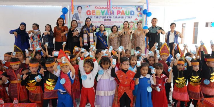 ‎Bunda PAUD Tapanuli Utara Buka Gebyar PAUD Tarutung: Ingatkan Orang Tua Biarkan Anak Tumbuh dan Belajar Sesuai Usia