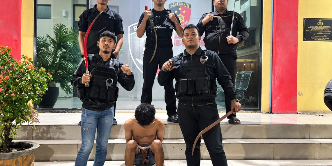 Tim Macan Polres Pelabuhan Belawan Terkam Pemuda Diduga Hendak Tawuran, Sita 4 Celurit