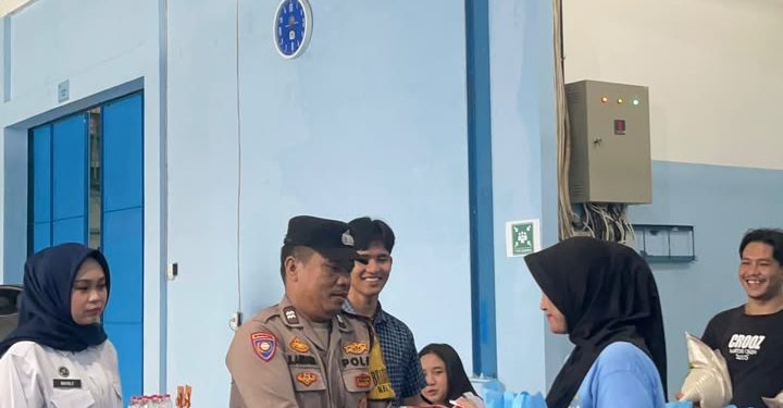 55 Relawan SPPG 3 YKB Terima Bingkisan, Bentuk Kepedulian Kapolres Pematangsiantar 55 Relawan SPPG 3 YKB Terima Bingkisan, Bentuk Kepedulian Kapolres Pematangsiantar