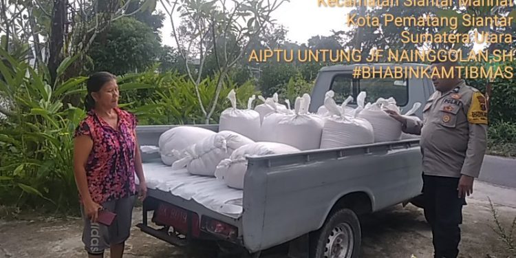 Jagung Petani Masuk Bulog, Polsek Siantar Selatan Kawal Penjualan dengan Harga Rp6.400 per Kg Jagung Petani Masuk Bulog, Polsek Siantar Selatan Kawal Penjualan dengan Harga Rp6.400 per Kg