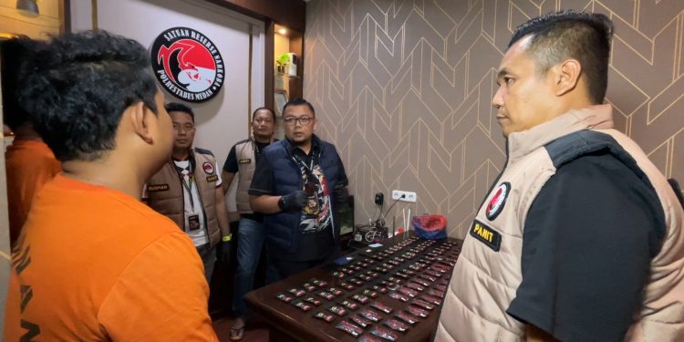Jadi Operator Judi Online di Kamboja, Pulang ke Medan Oknum DJ Ditangkap Bawa 100 Pcs Pod Getar