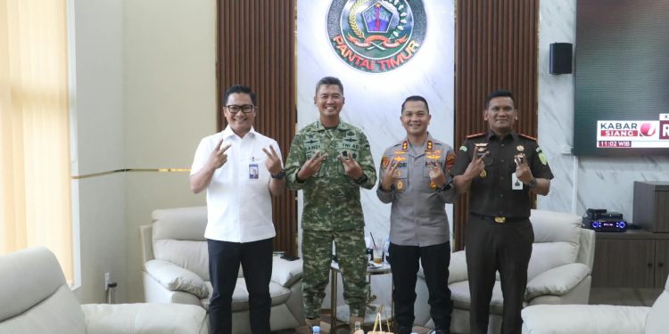 Perkuat Sinergitas TNI-Polri, Kapolres Simalungun Sambangi Makorem 022/Pantai Timur Perkuat Sinergitas TNI-Polri, Kapolres Simalungun Sambangi Makorem 022/Pantai Timur