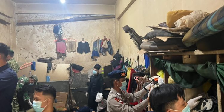 Dukung Penertiban Rutan Labuhan Deli, Detasemen Gegana Brimob Polda Sumut Bersama Lintas Instansi Razia Blok Hunian Dukung Penertiban Rutan Labuhan Deli, Detasemen Gegana Brimob Polda Sumut Bersama Lintas Instansi Razia Blok Hunian