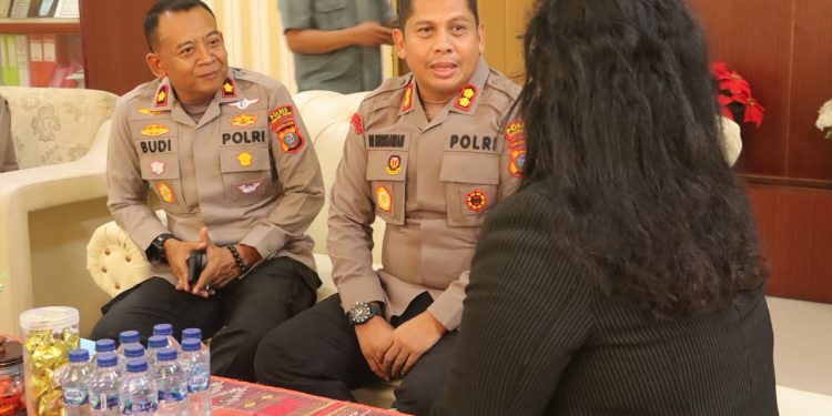 Awali Tugas sebagai Kapolres, AKBP Dhana Noer Kurniawan Perkuat Sinergitas dengan Ketua PN Pematangsiantar Awali Tugas sebagai Kapolres, AKBP Dhana Noer Kurniawan Perkuat Sinergitas dengan Ketua PN Pematangsiantar