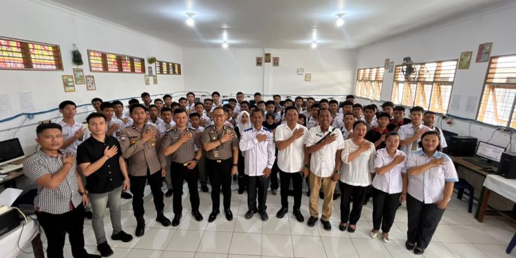 Polres Pematangsiantar Dorong Siswa Melek AI, 50 Pelajar SMK Negeri 2 Lulus Pelatihan Polres Pematangsiantar Dorong Siswa Melek AI, 50 Pelajar SMK Negeri 2 Lulus Pelatihan