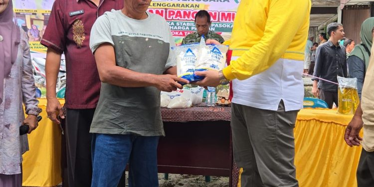 Dinas Pangan dan Harimau Toba Kolaborasi Gelar Gerakan Pangan Murah Hadir di Kute Makmur, Warga Antusias Buru Sembako Harga Terjangkau Dinas Pangan dan Harimau Toba Kolaborasi Gelar Gerakan Pangan Murah Hadir di Kute Makmur, Warga Antusias Buru Sembako Harga Terjangkau