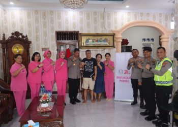 Di Tengah Kesibukan, Kapolres Pematangsiantar Sisihkan Waktu Jenguk Personel yang Sakit
