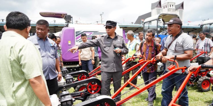 Perkuat Mekanisasi dan Percepat Pemulihan Pertanian, Pemkab Tapanuli Utara Salurkan 527 Unit Alsintan Perkuat Mekanisasi dan Percepat Pemulihan Pertanian, Pemkab Tapanuli Utara Salurkan 527 Unit Alsintan