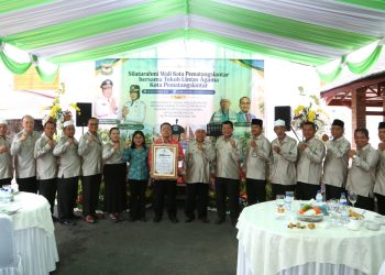Wesly Silalahi Terima Penghargaan Tokoh Toleransi, Pematangsiantar Naik ke Peringkat 4 IKT Nasional
