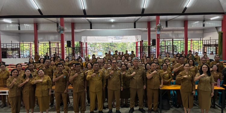 Bupati Tapanuli Utara Serius Tingkatkan Kualitas Pendidikan Berkelanjutan melalui Maklumat Pelayanan Sekolah Bupati Tapanuli Utara Serius Tingkatkan Kualitas Pendidikan Berkelanjutan melalui Maklumat Pelayanan Sekolah