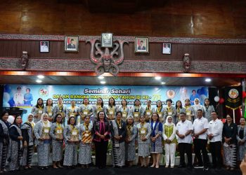 ‎Pemkab Tapanuli Utara Apresiasi Peran Bidan sebagai Garda Terdepan Pelayanan Kesehatan dan Pengawal Generasi Emas 2045 pada HUT IBI ke-75  ‎