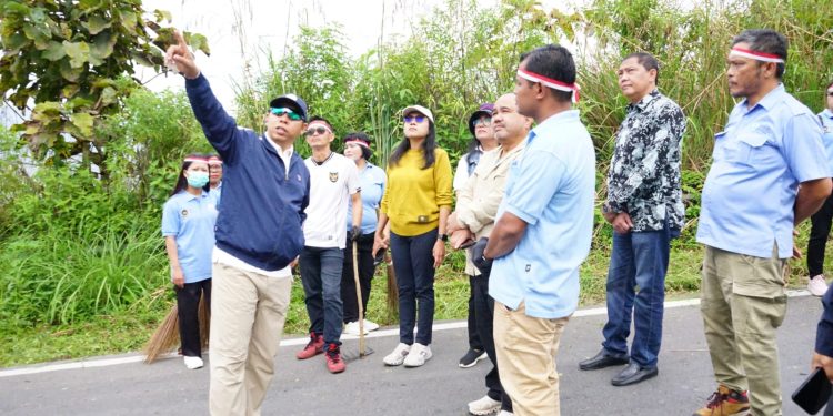 ‎Kukuhkan 17 Anggota Paskibraka, Bupati Taput Dorong Pembentukan Karakter Generasi Muda
