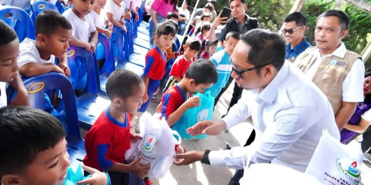 Gigi Sehat, Anak Cerdas, Taput Menuju Generasi Emas 2045 Gigi Sehat, Anak Cerdas, Taput Menuju Generasi Emas 2045