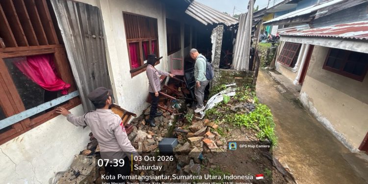 SMP Negeri 6 Terbakar, Kapolsek Siantar Utara Turun Langsung Cek TKP