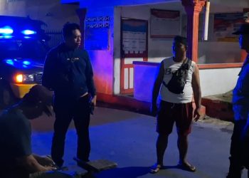 Malam-Malam, Bhabinkamtibmas Siantar Selatan Sambangi Pos Kamling: Kamtibmas Dijaga Bersama