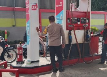 Polsek Siantar Selatan Turun ke SPBU, Pengisian BBM Dipantau untuk Cegah Keributan