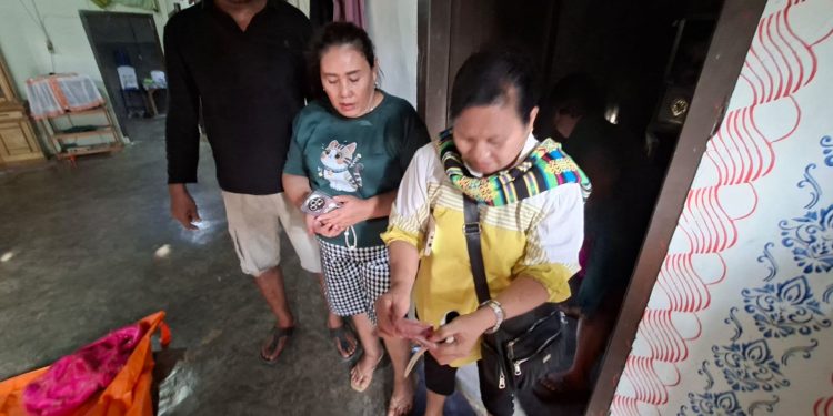 Pintu Rumah Dibuka Paksa, Warga Serdang Bolon Ditemukan Meninggal: Polisi Turun Tangan Pintu Rumah Dibuka Paksa, Warga Serdang Bolon Ditemukan Meninggal: Polisi Turun Tangan