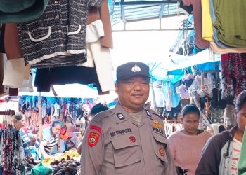 Siang Hari, Polsek Siantar Barat Patroli Jalan Kaki Sasar 3C di Pasar Horas