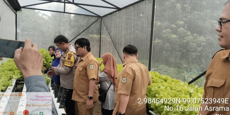 Bukan Sekadar Sambang, Bhabinkamtibmas Siantar Martoba Serap Aspirasi Kelompok Tani Naga Pita