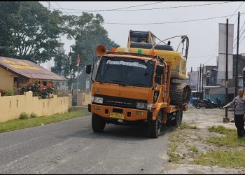 Longsor Ancam Akses Wisata Danau Toba, Polsek Sidamanik dan PU Bergerak Buka Jalan