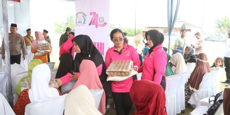 Bukan Sekadar Bagi Sembako, Kapolres Simalungun Dengar Keluhan Warga soal Narkoba hingga Konflik Lahan Bukan Sekadar Bagi Sembako, Kapolres Simalungun Dengar Keluhan Warga soal Narkoba hingga Konflik Lahan
