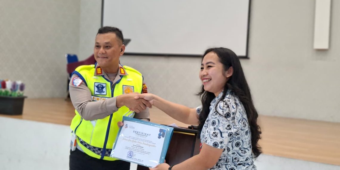 Police Go To School, Sat Lantas Polres Pematangsiantar Tanamkan Kesadaran Tertib Lalu Lintas kepada 442 Siswa