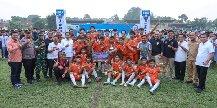 Piala Wali Kota 2026 Tuntas, KONI Pematangsiantar Tegaskan Komitmen Cetak Bibit Pesepak Bola Berprestasi Piala Wali Kota 2026 Tuntas, KONI Pematangsiantar Tegaskan Komitmen Cetak Bibit Pesepak Bola Berprestasi