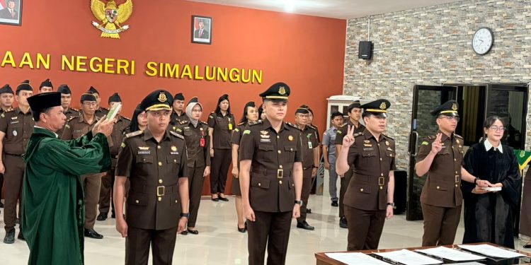 Kajari Munawal Hadi Lantik Said Reza Pahlevi Jadi Kasi Datun Kejari Simalungun