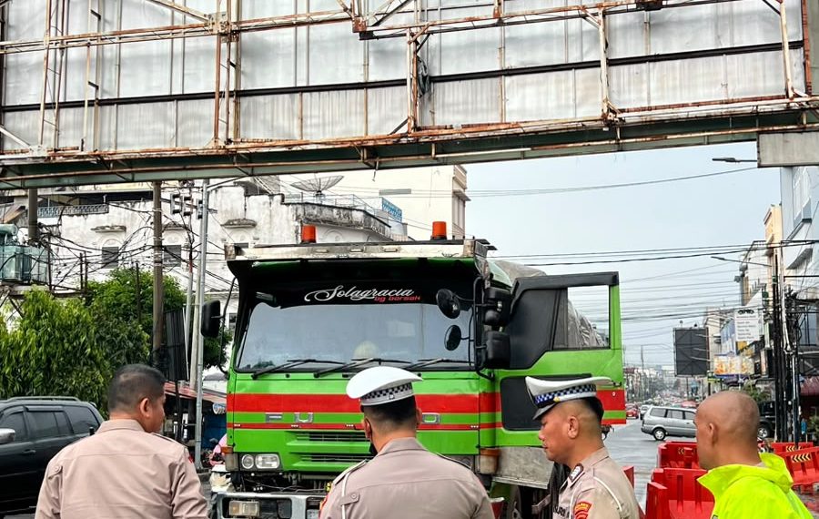 Dari Pengaturan Lalu Lintas hingga Aksi Kemanusiaan, Kapolres Pematangsiantar Hadir di Tengah Warga