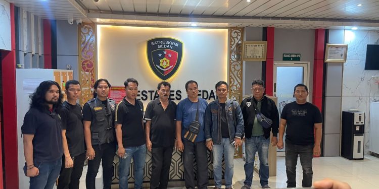 Bawa Samurai Saat Ribut Keluarga Di Medan, Dua Terduga Pelaku Penganiayaan Ditangkap Polisi Bawa Samurai Saat Ribut Keluarga Di Medan, Dua Terduga Pelaku Penganiayaan Ditangkap Polisi