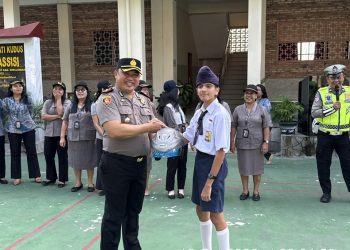 Bukan Sekadar Upacara, Wakapolres Simalungun Tanamkan Bahaya Narkoba dan Literasi AI kepada Pelajar Assisi