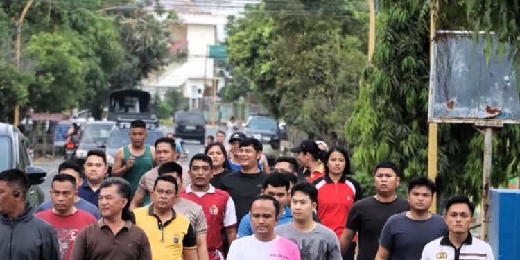 Ukur Berat Badan hingga Jogging Keliling Kota, Polres Sibolga Perkuat Disiplin dan Kesehatan Personel Ukur Berat Badan hingga Jogging Keliling Kota, Polres Sibolga Perkuat Disiplin dan Kesehatan Personel