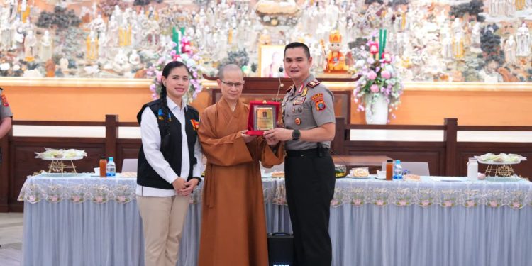 Kapolda Sumut Perkuat Sinergi dengan WALUBI, Jaga Kerukunan dan Persatuan Bangsa Kapolda Sumut Perkuat Sinergi dengan WALUBI, Jaga Kerukunan dan Persatuan Bangsa