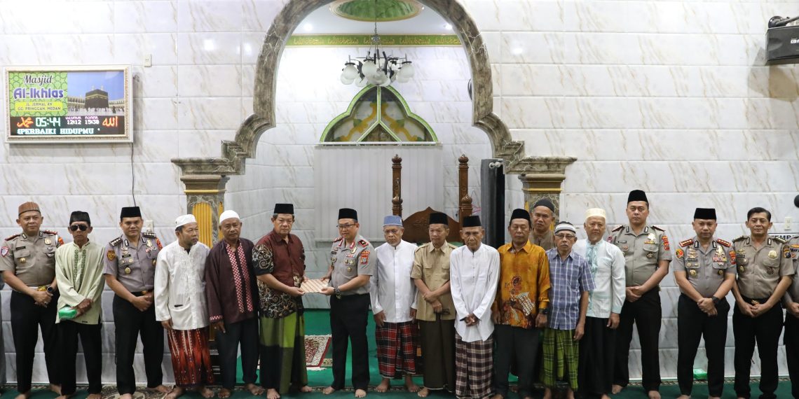 Subuh Berjamaah di Jermal XV, Wakapolda Sumut Apresiasi Kapolrestabes Medan dan Ajak Warga Tolak Narkoba